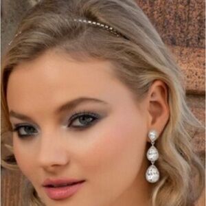 Elegant Silver toned Crystal Drop Earrings